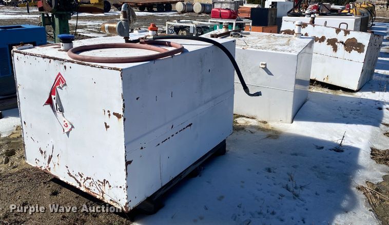 image for item DL6958 (3) fuel tanks