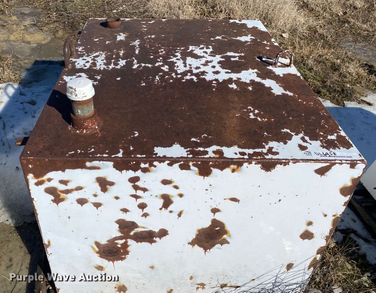 image for item DL6958 (3) fuel tanks