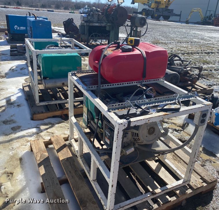 image for item DL6959 Onan 4000  generator