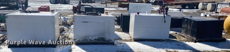 image for item DL6960 (4) fuel tanks