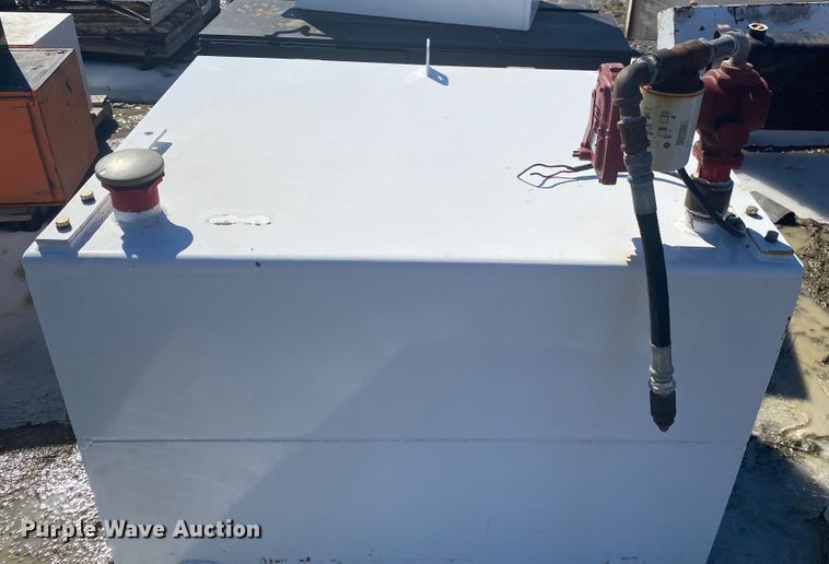 image for item DL6960 (4) fuel tanks