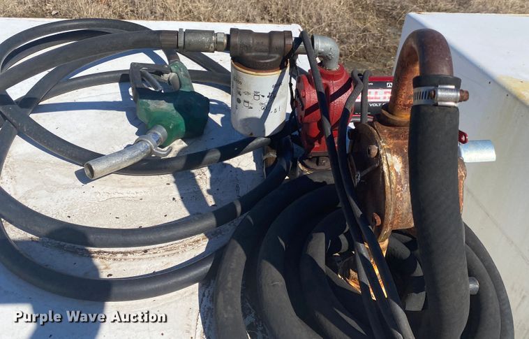 image for item DL6960 (4) fuel tanks