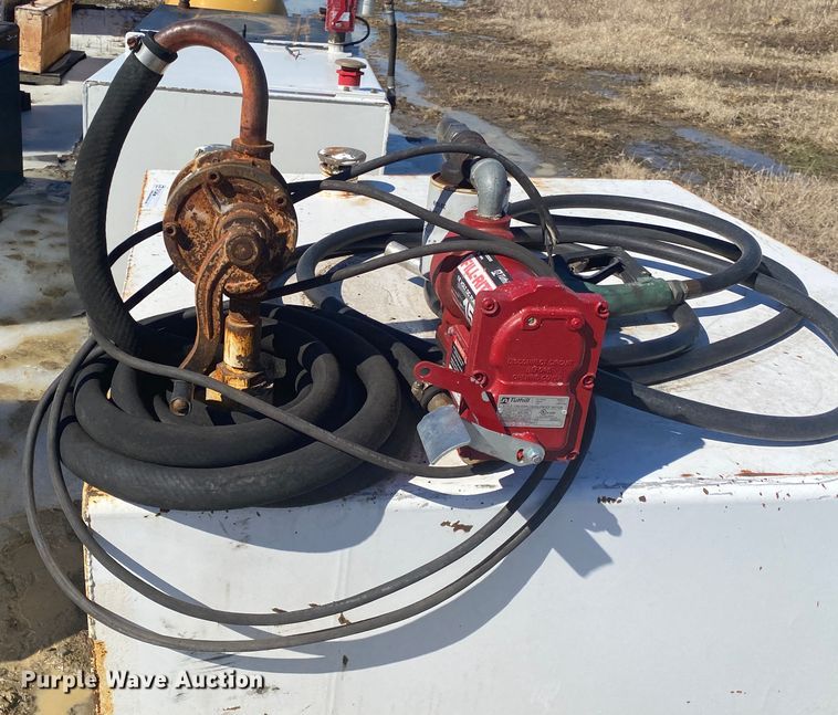 image for item DL6960 (4) fuel tanks