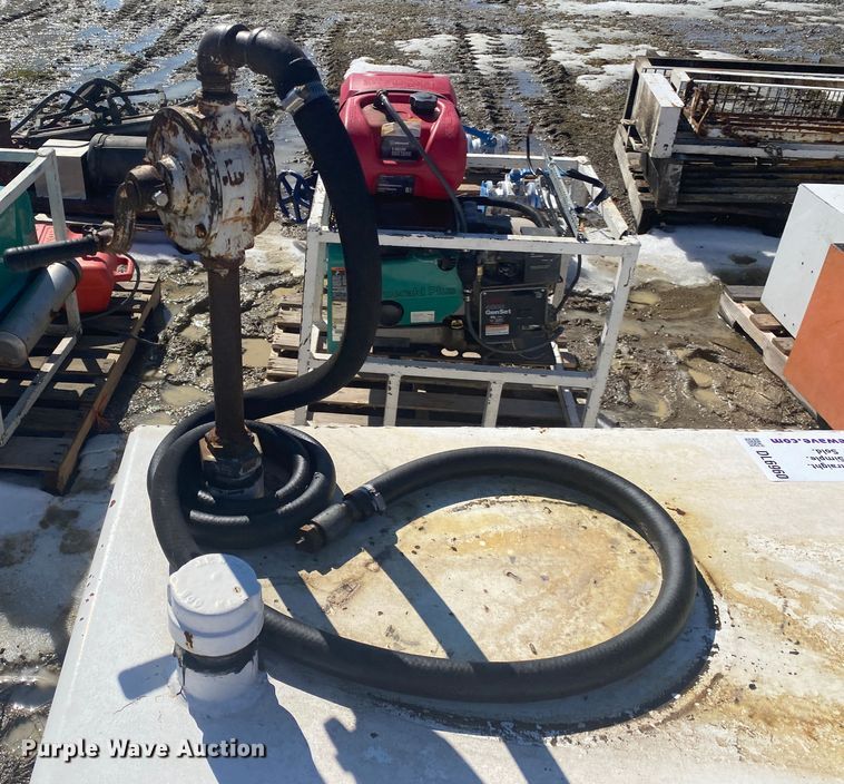 image for item DL6960 (4) fuel tanks