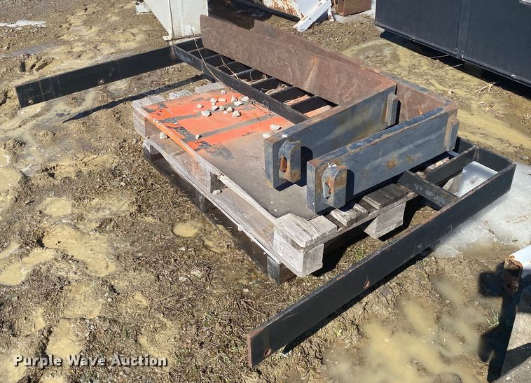 image for item DL6963 Manitou forklift attachments