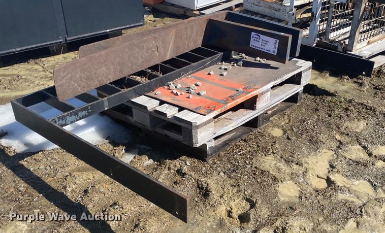 image for item DL6963 Manitou forklift attachments