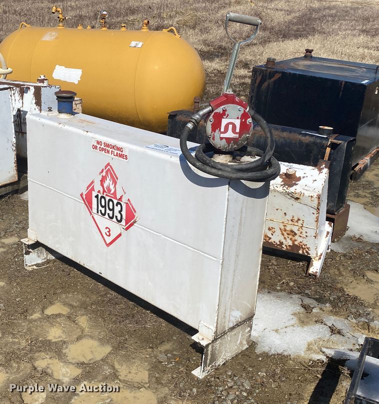 image for item DL6964 (3) fuel tanks