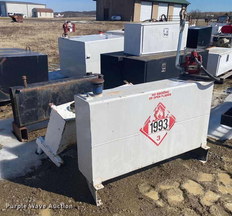 image for item DL6964 (3) fuel tanks