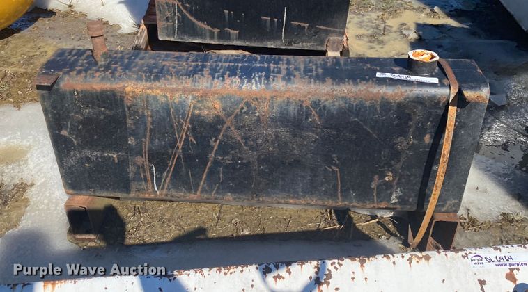 image for item DL6964 (3) fuel tanks