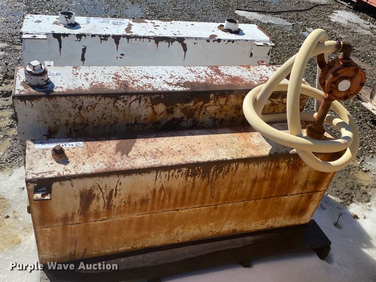 image for item DL6965 (3) fuel tanks