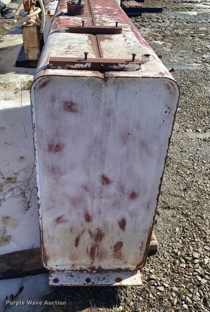 image for item DL6968 (4) tanks