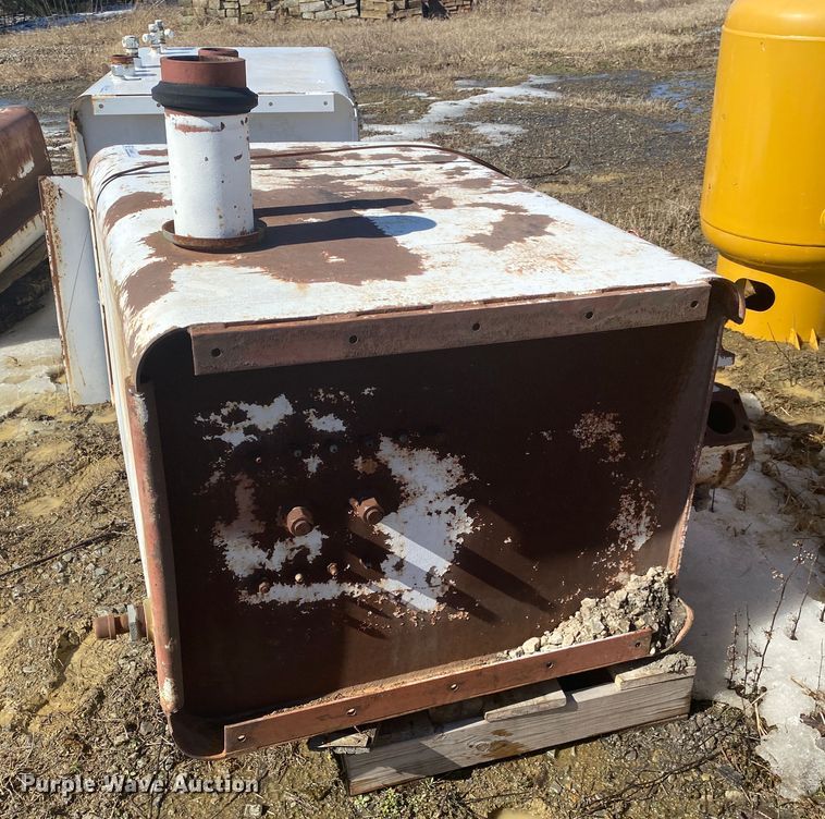 image for item DL6968 (4) tanks