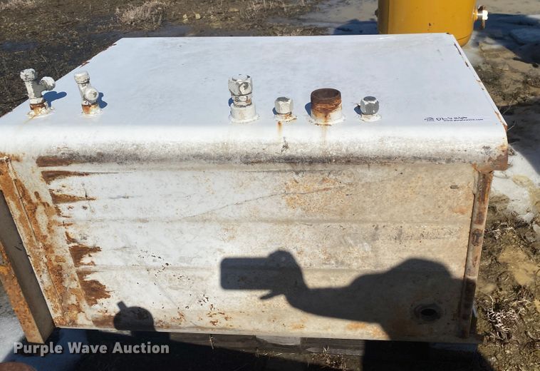 image for item DL6968 (4) tanks