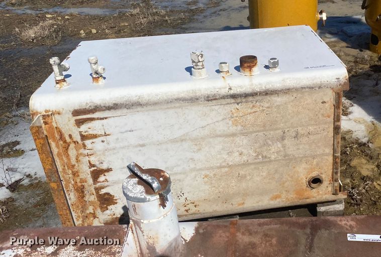 image for item DL6968 (4) tanks