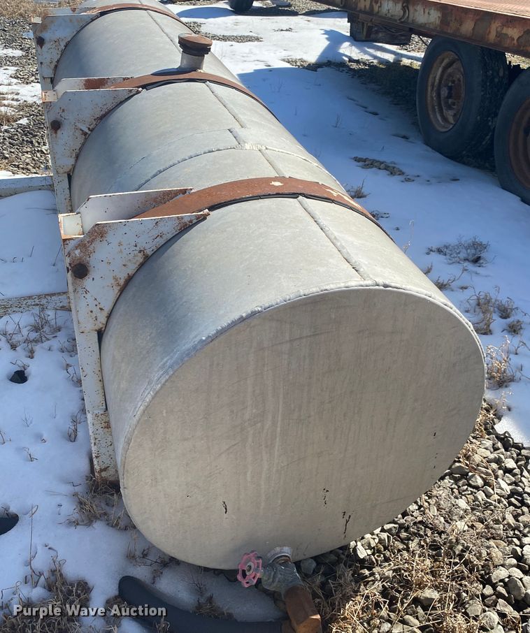 image for item DL6970 (3) fuel tanks