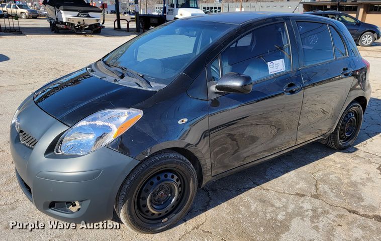 image for item DM7489 2010 Toyota Yaris