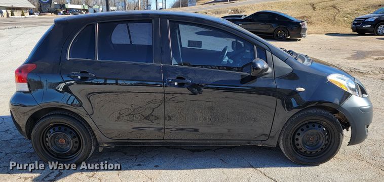 image for item DM7489 2010 Toyota Yaris