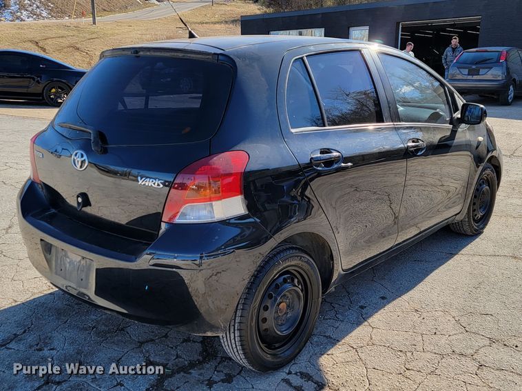 image for item DM7489 2010 Toyota Yaris