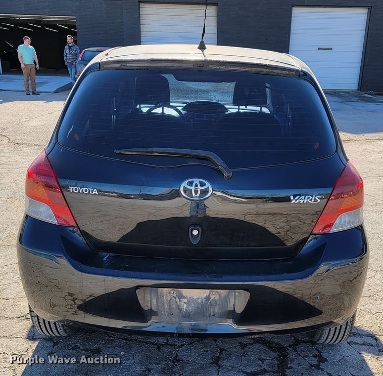 image for item DM7489 2010 Toyota Yaris