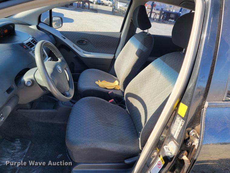 image for item DM7489 2010 Toyota Yaris