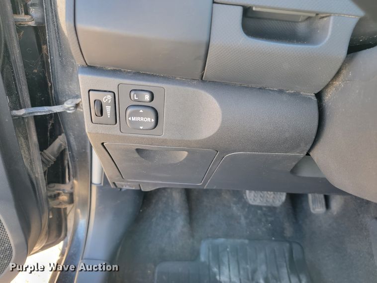 image for item DM7489 2010 Toyota Yaris