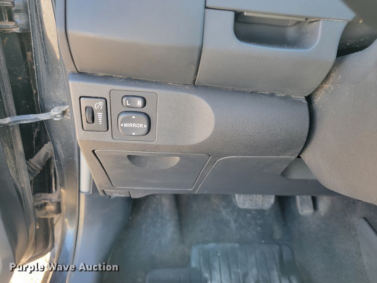 image for item DM7489 2010 Toyota Yaris