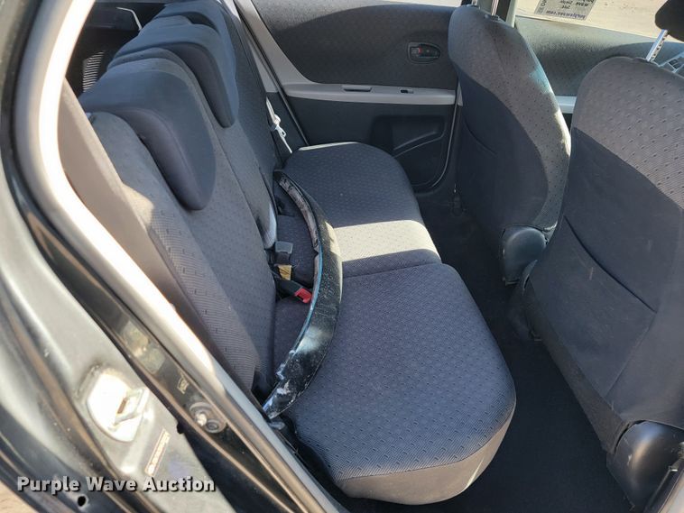 image for item DM7489 2010 Toyota Yaris