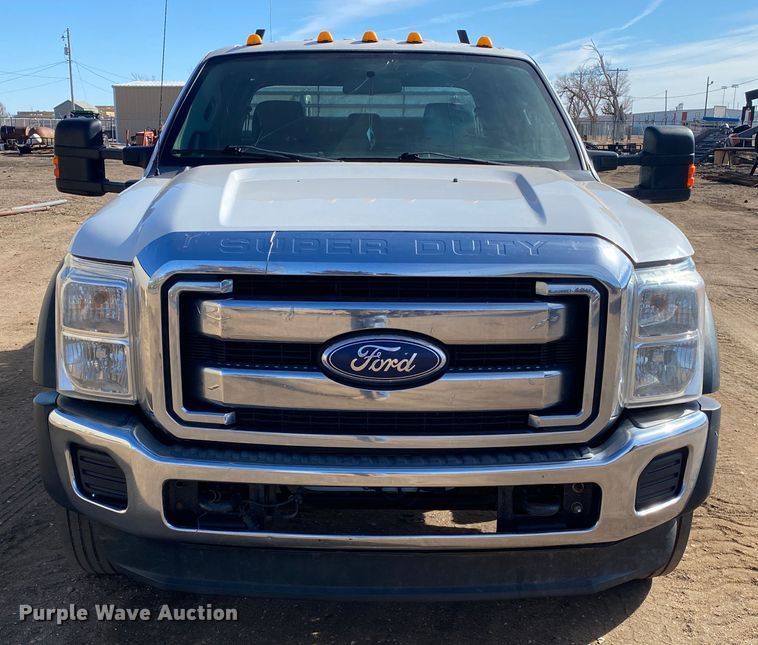 image for item DM8258 2015 Ford F550 Super Duty XL  Crew Cab flatbed truck