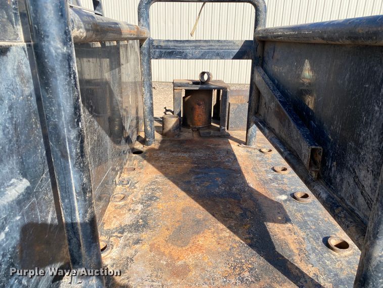 image for item DM8258 2015 Ford F550 Super Duty XL  Crew Cab flatbed truck