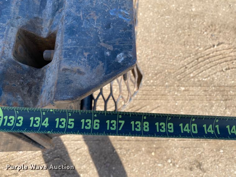 image for item DM8258 2015 Ford F550 Super Duty XL  Crew Cab flatbed truck