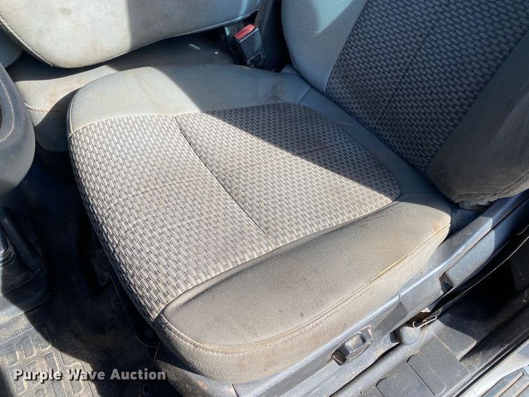 image for item DM8258 2015 Ford F550 Super Duty XL  Crew Cab flatbed truck