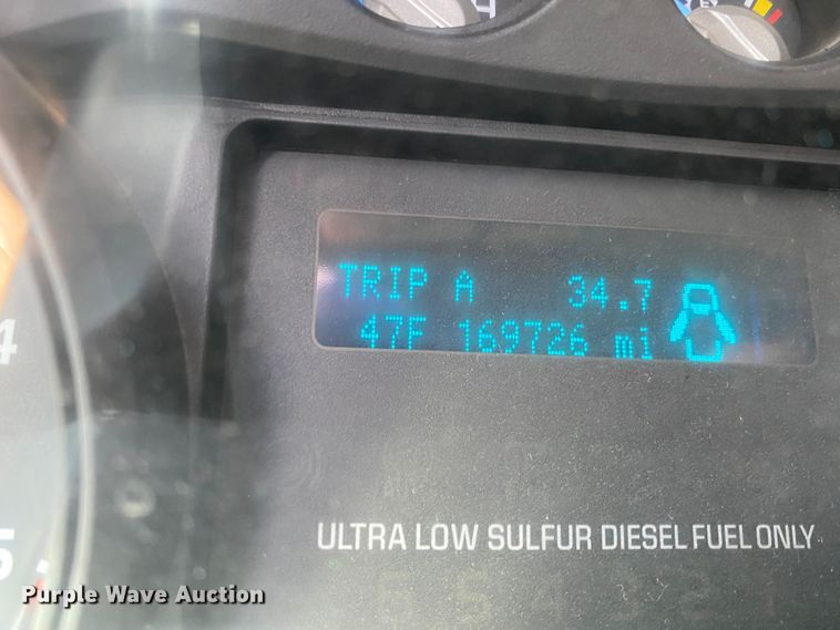 image for item DM8258 2015 Ford F550 Super Duty XL  Crew Cab flatbed truck