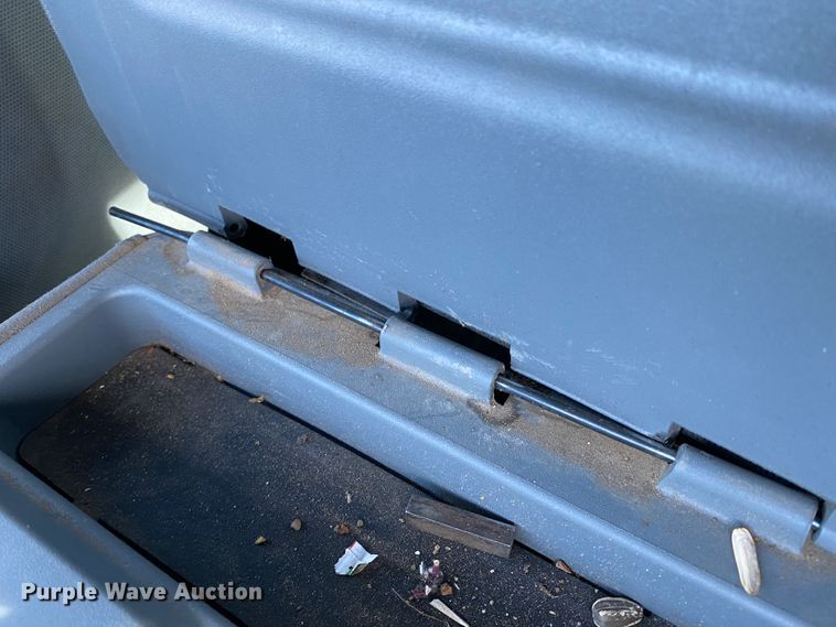 image for item DM8258 2015 Ford F550 Super Duty XL  Crew Cab flatbed truck