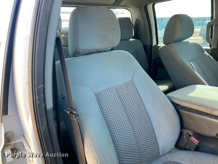 image for item DM8258 2015 Ford F550 Super Duty XL  Crew Cab flatbed truck