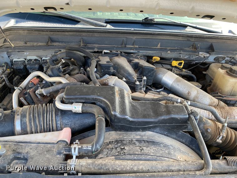 image for item DM8258 2015 Ford F550 Super Duty XL  Crew Cab flatbed truck