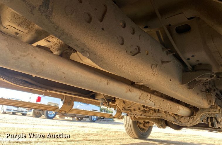 image for item DM8258 2015 Ford F550 Super Duty XL  Crew Cab flatbed truck