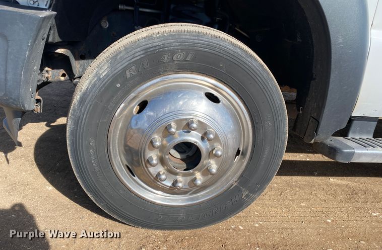 image for item DM8258 2015 Ford F550 Super Duty XL  Crew Cab flatbed truck