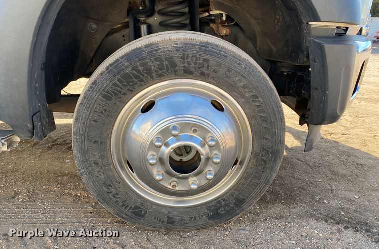 image for item DM8258 2015 Ford F550 Super Duty XL  Crew Cab flatbed truck