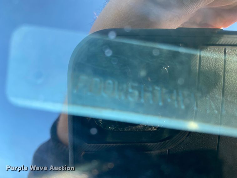 image for item DM8258 2015 Ford F550 Super Duty XL  Crew Cab flatbed truck