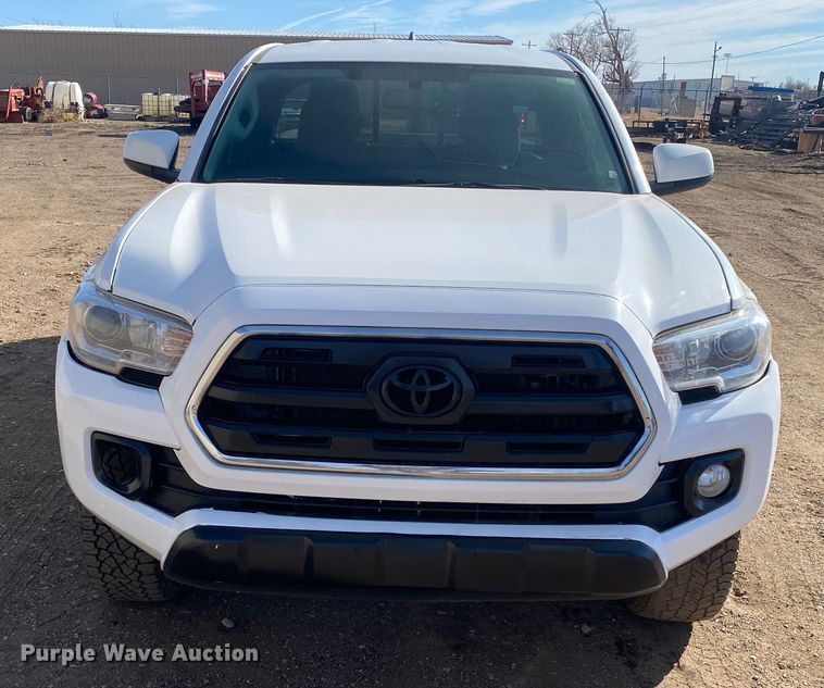 image for item DM8260 2017 Toyota Tacoma  Access Cab pickup truck