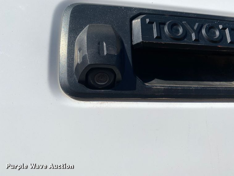 image for item DM8260 2017 Toyota Tacoma  Access Cab pickup truck