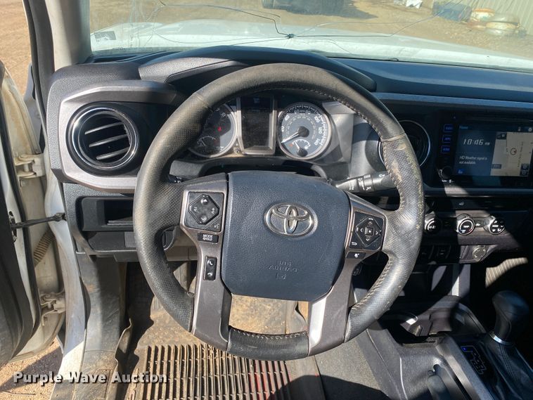 image for item DM8260 2017 Toyota Tacoma  Access Cab pickup truck