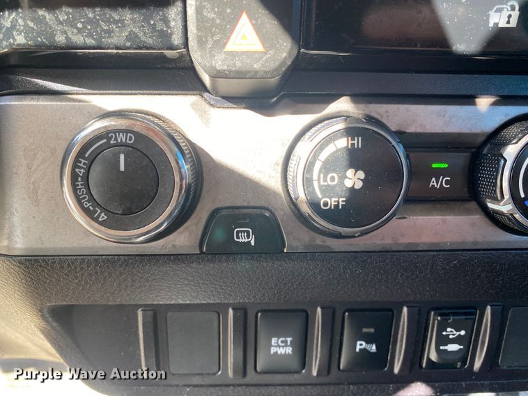 image for item DM8260 2017 Toyota Tacoma  Access Cab pickup truck