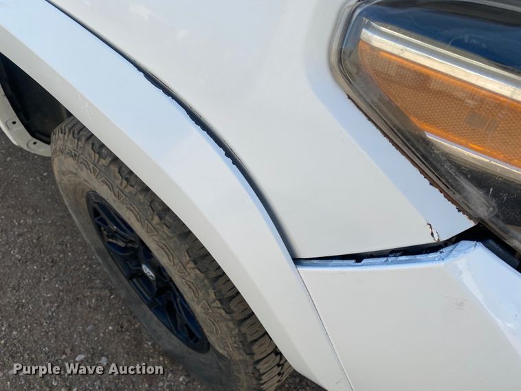 image for item DM8260 2017 Toyota Tacoma  Access Cab pickup truck