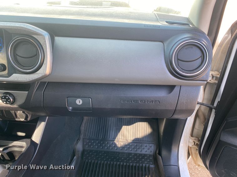 image for item DM8260 2017 Toyota Tacoma  Access Cab pickup truck