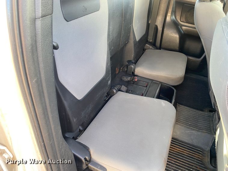 image for item DM8260 2017 Toyota Tacoma  Access Cab pickup truck