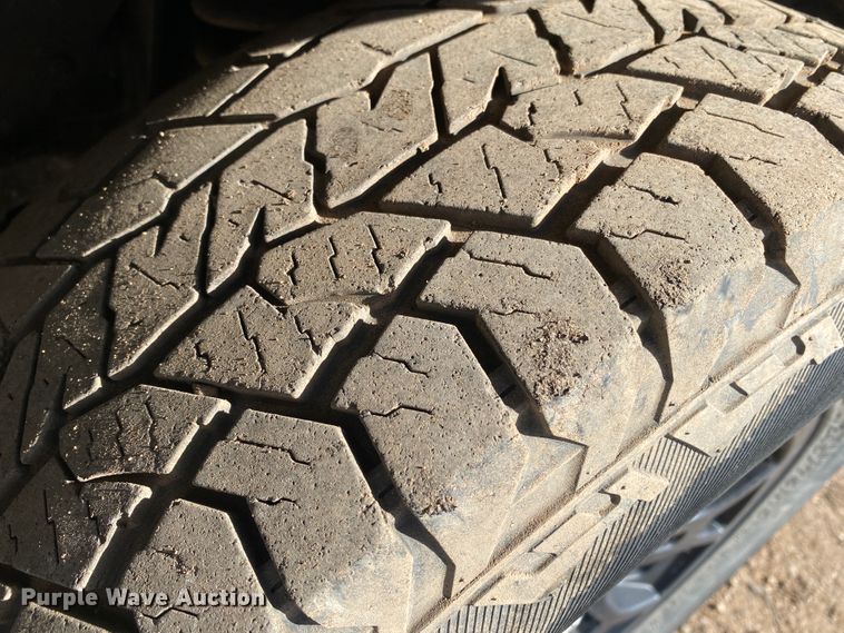 image for item DM8260 2017 Toyota Tacoma  Access Cab pickup truck