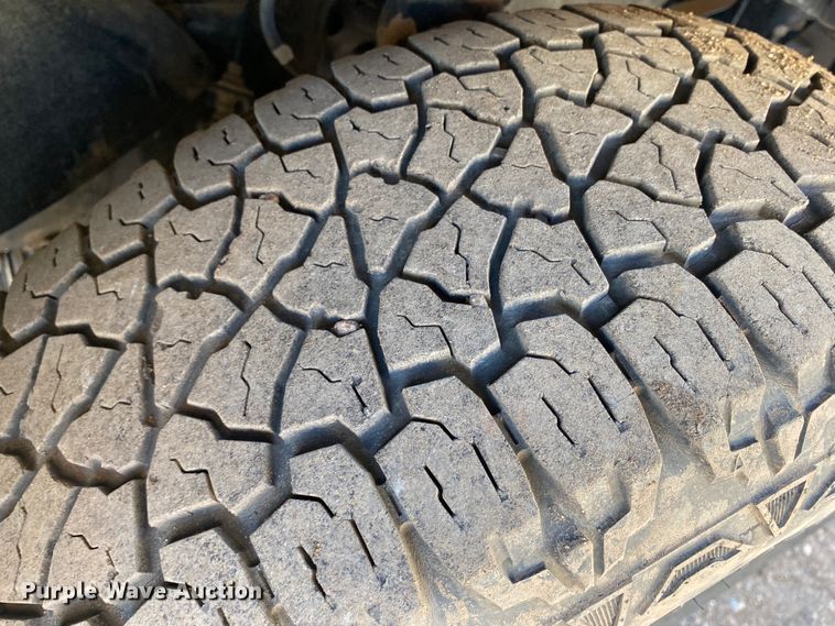 image for item DM8260 2017 Toyota Tacoma  Access Cab pickup truck