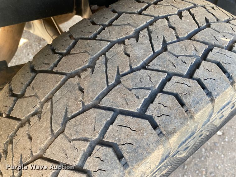 image for item DM8260 2017 Toyota Tacoma  Access Cab pickup truck