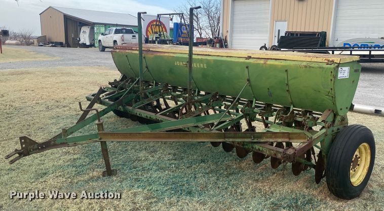 image for item DM8290 John Deere DR1610B  grain drill